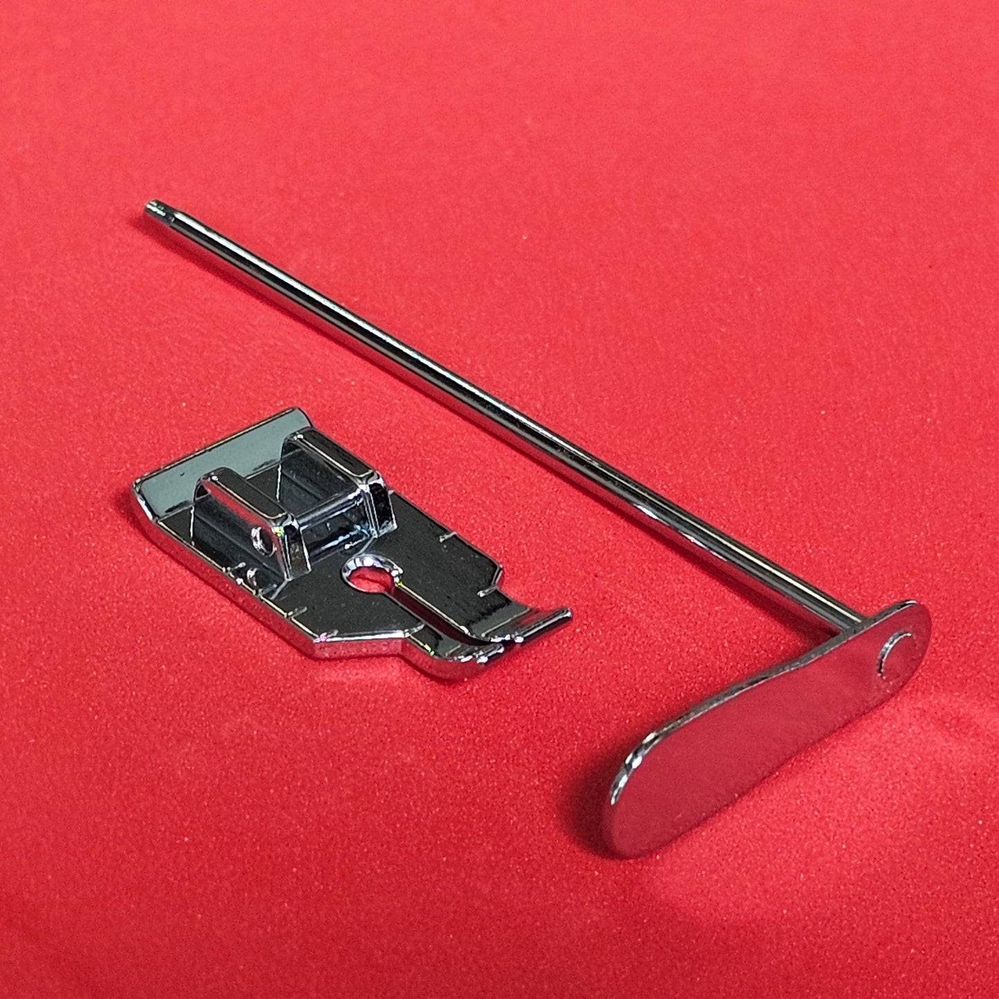 Singer foot: Quarter Inch w/ guide