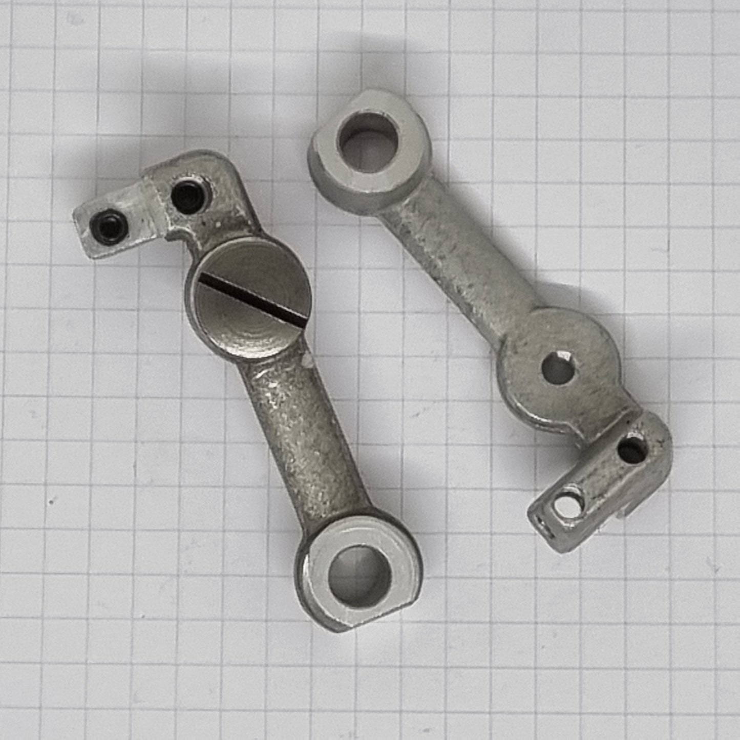 Industrial Parts Thread Retainer Arm for Singer 691