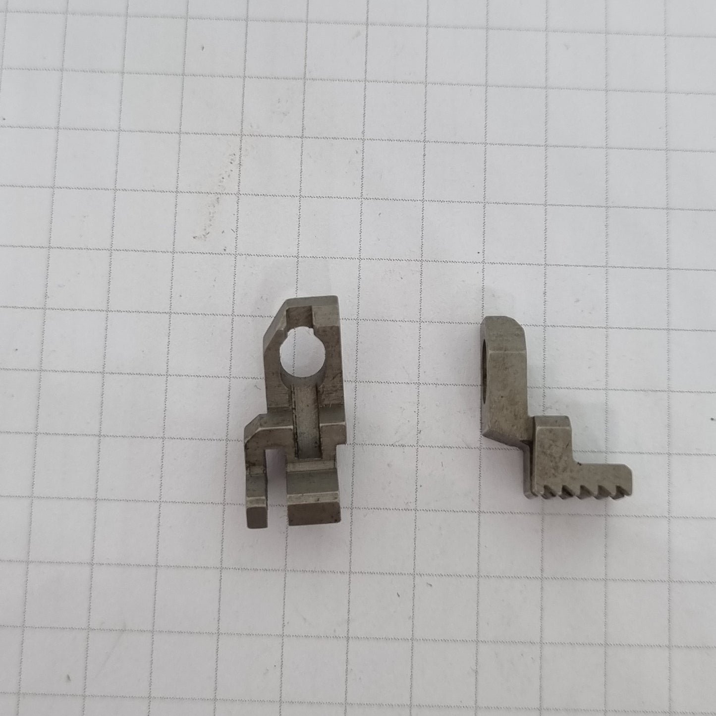 Industrial Parts Aux Feed Dog for Singer 1831U,1832U,1842U