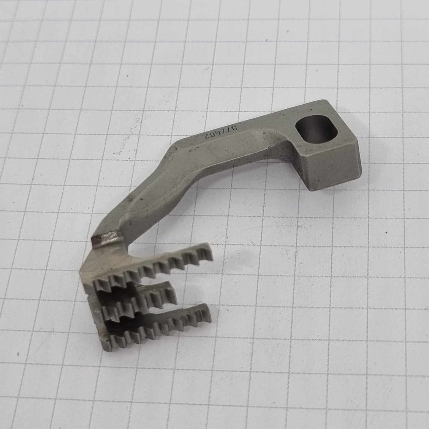 Industrial Parts Feed Dog Diff. for Singer 1831U,1832U,1842U