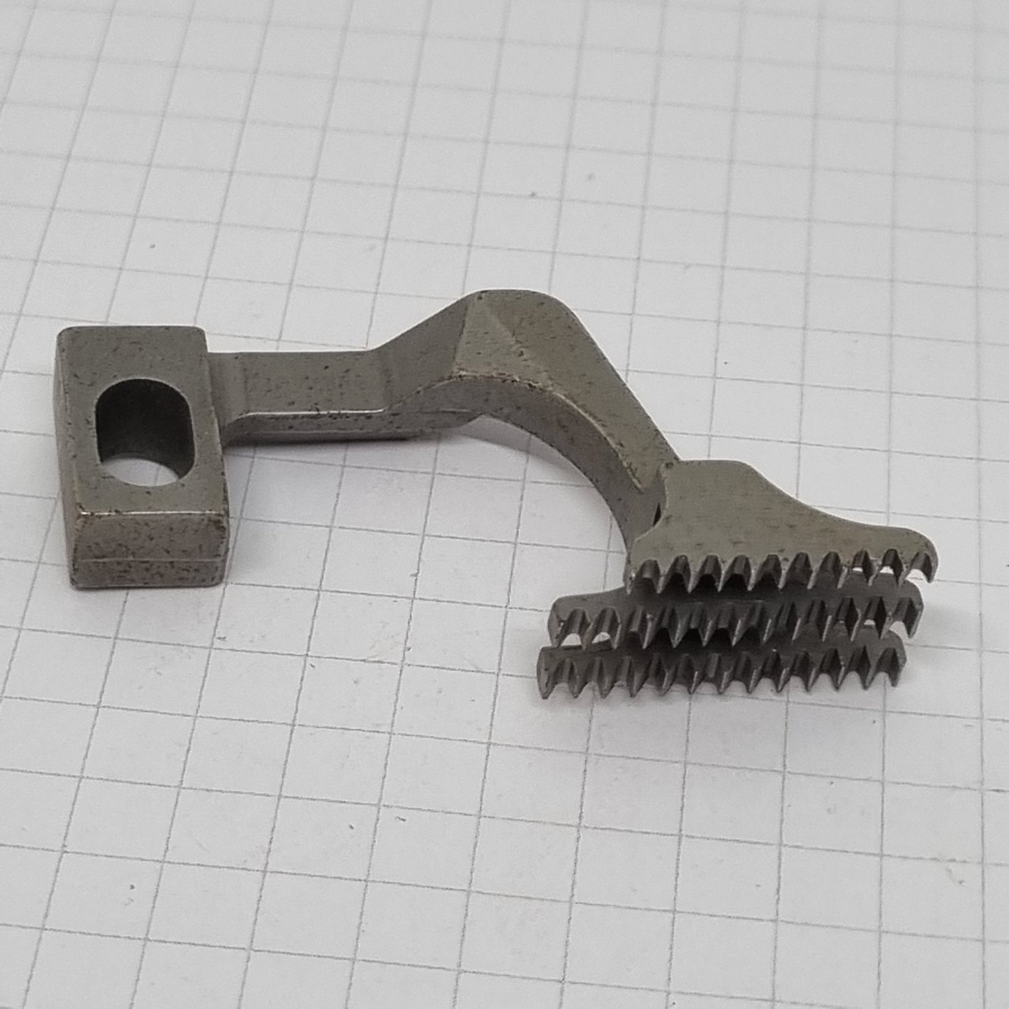 Industrial Parts Feed Dog for Singer 1831U,1832U,1842U