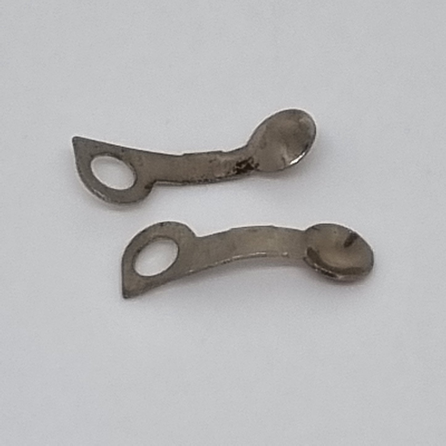 Industrial Parts Shuttle Carrier Spring for Singer 29K-U