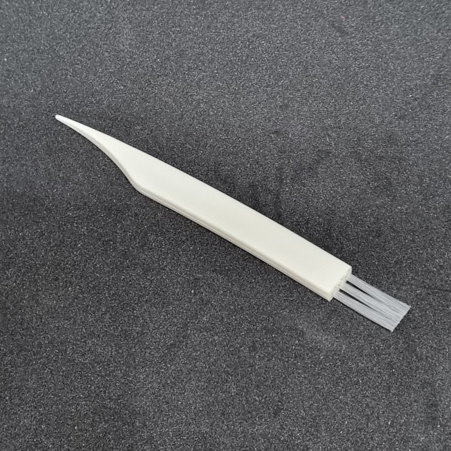 Domestic Accessories Cleaning Brush and Thread Pick