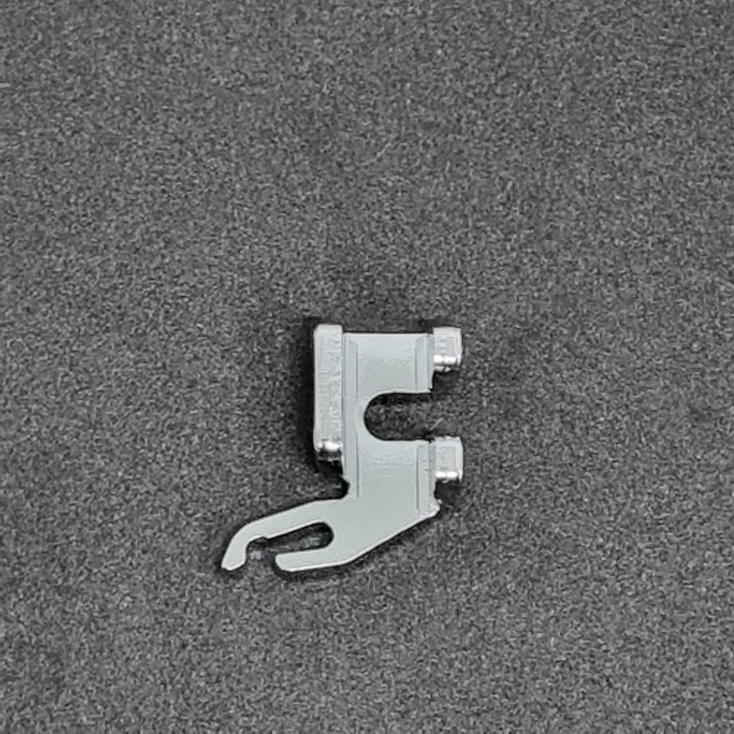 Singer Foot Shank Narrow - 500 Series Part No. 105794-37