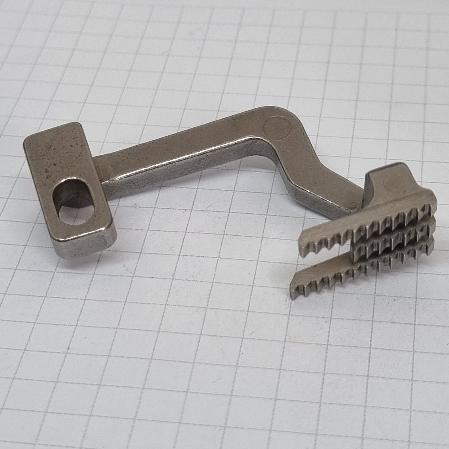 Industrial Parts Differential Feed Dog for Singer 842U/832 & Brother MA4-B551