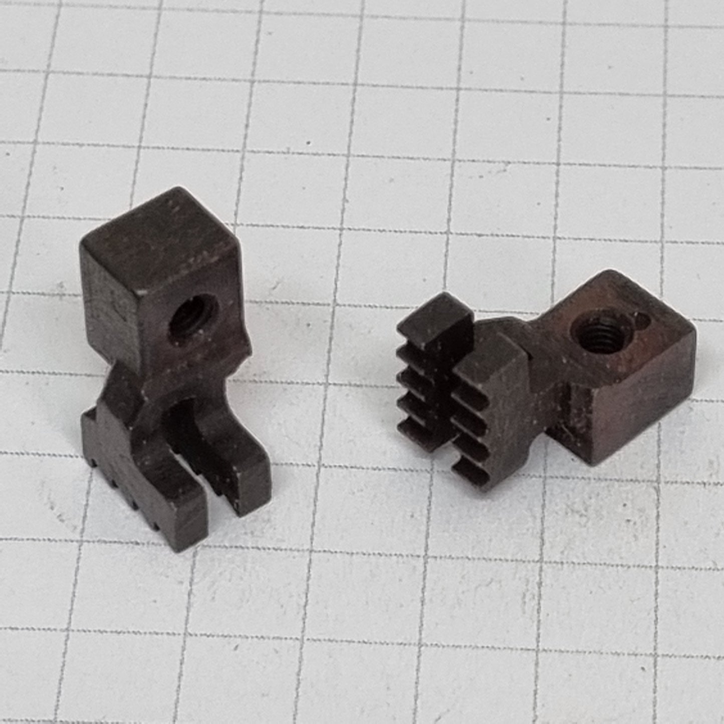 Industrial Parts Chain Dog Feed for Singer 842U/832 & Brother MA4-B551