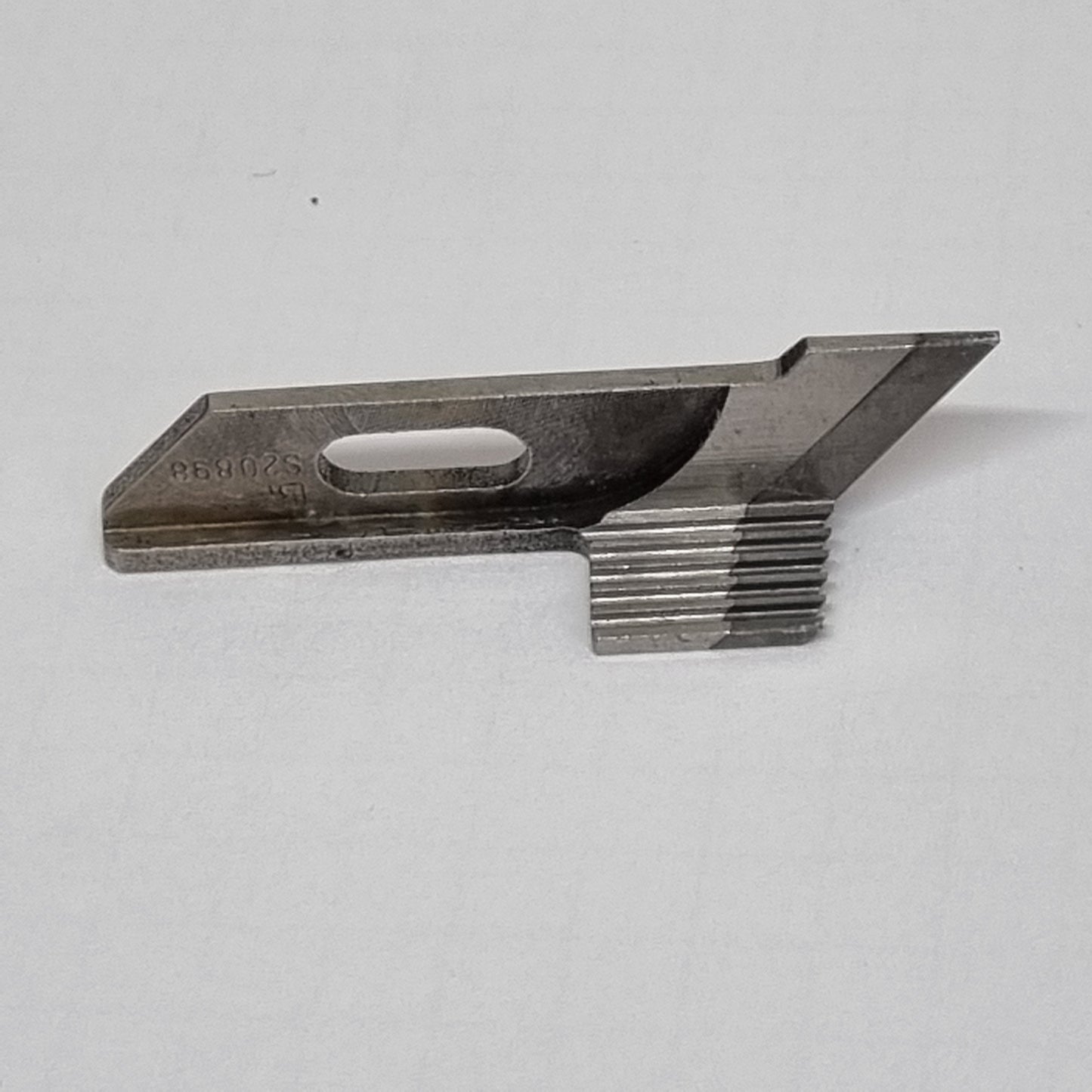 Industrial Parts Angle Knife Wide/Wave Edge for Singer 842U/832 & Brother MA4-B551
