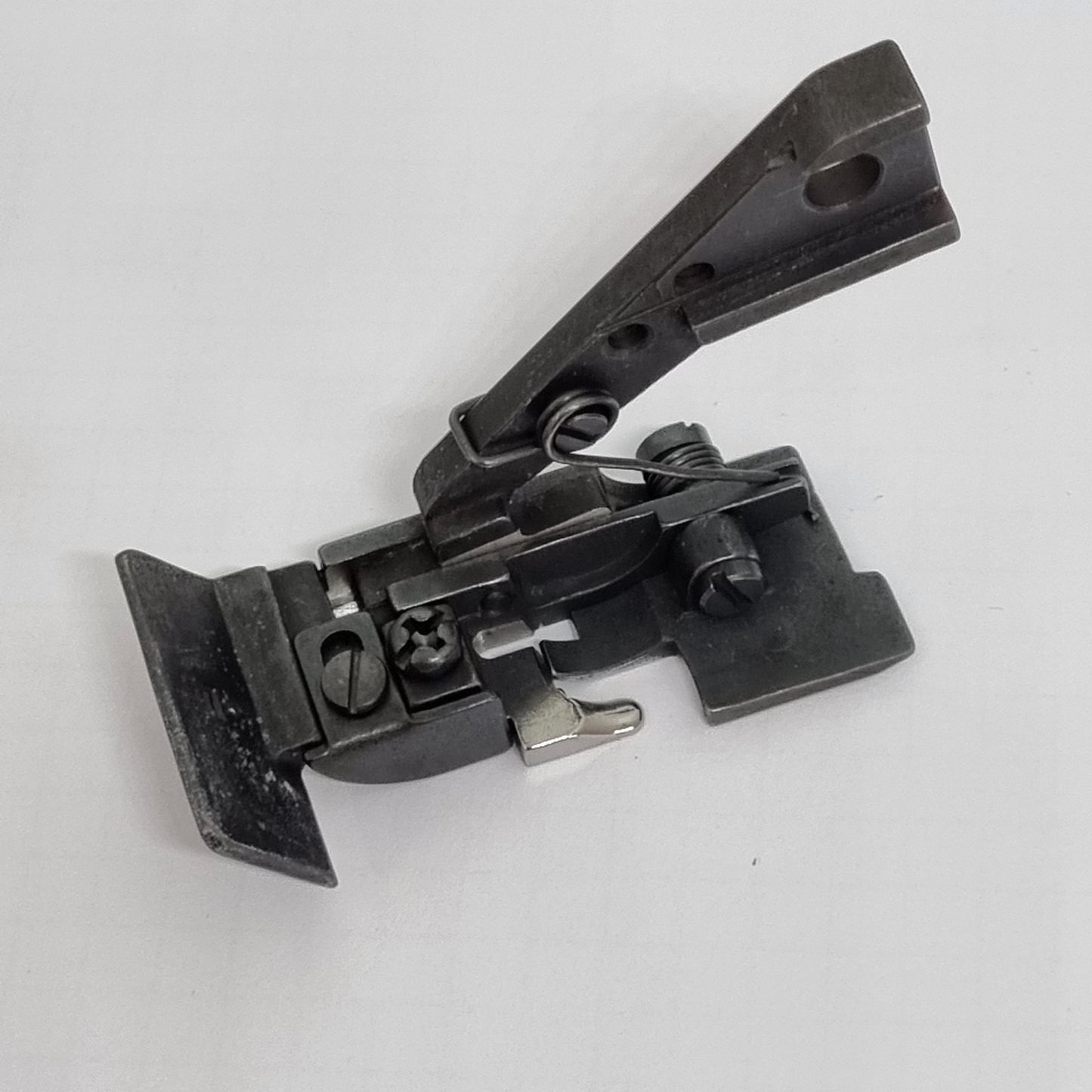 Industrial Parts Gathering Presser Foot Assembly for Singer 842U/832 & Brother MA4-B551