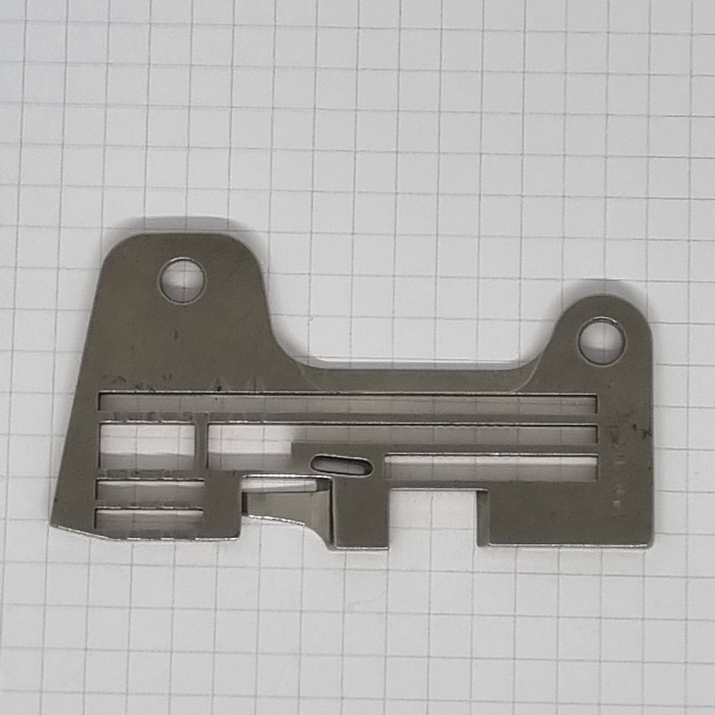 Industrial Parts Needle Plate for Singer 842U/832 & Brother MA4-B551