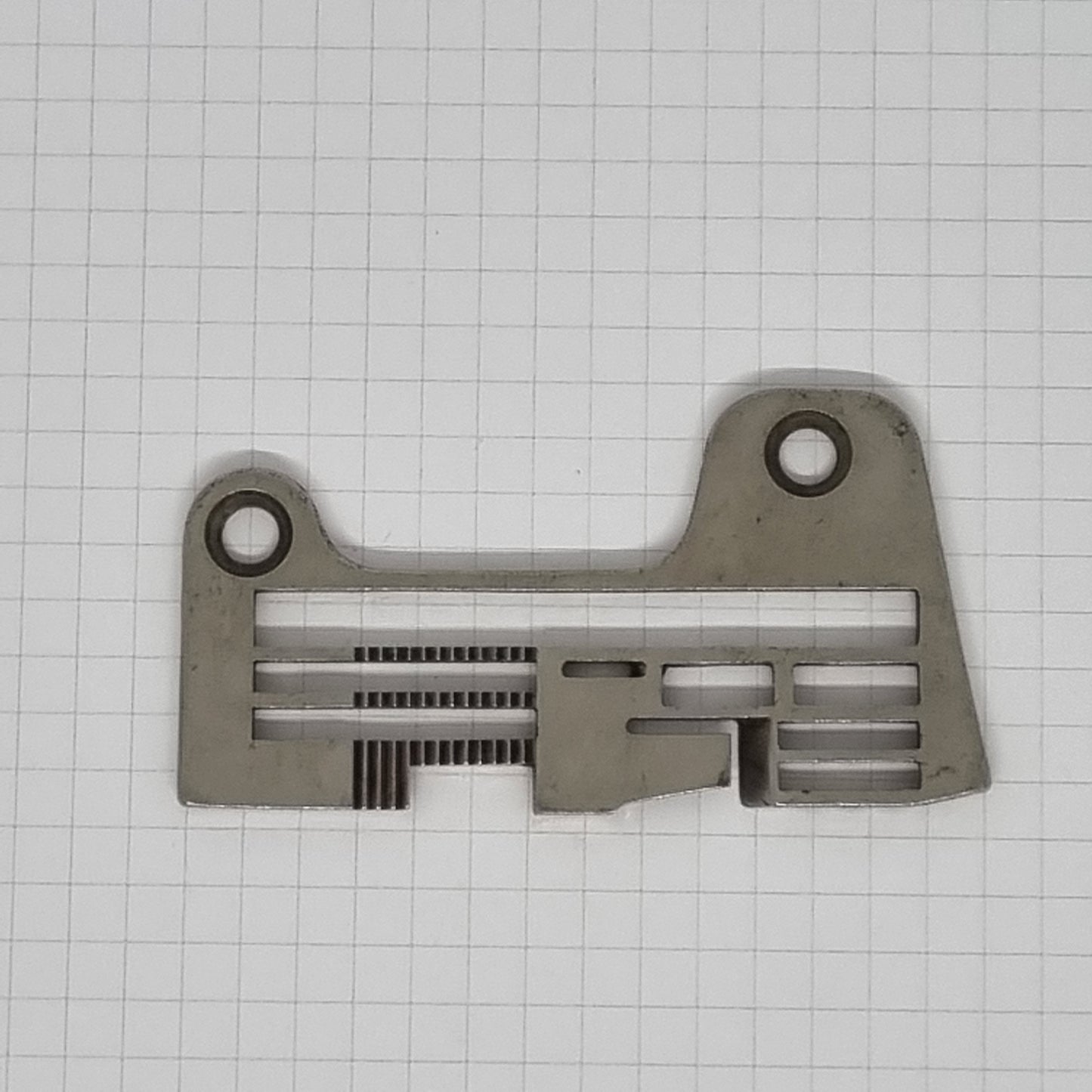 Industrial Parts Needle Plate for Singer 842U/832 & Brother MA4-B551