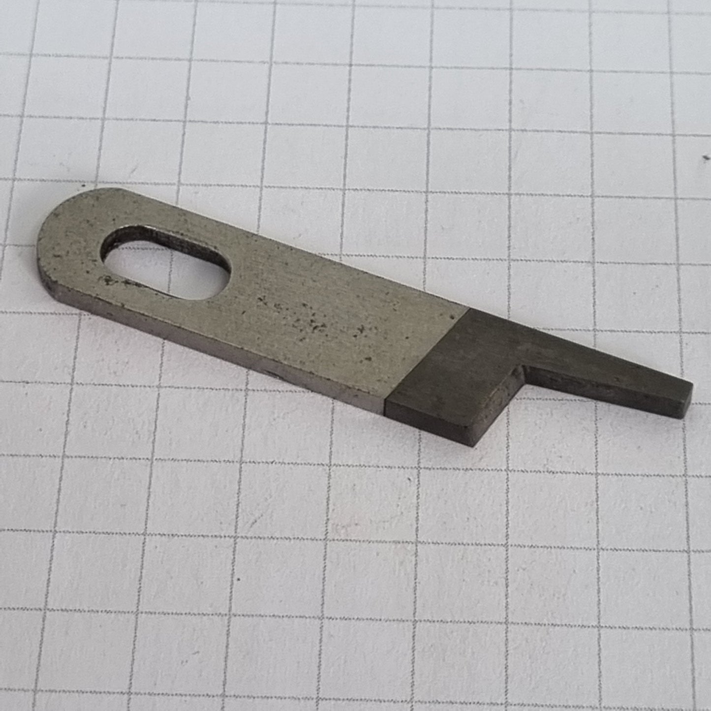 Industrial Parts Knife 'Lower' for Singer 842U/832 & Brother MA4-B551