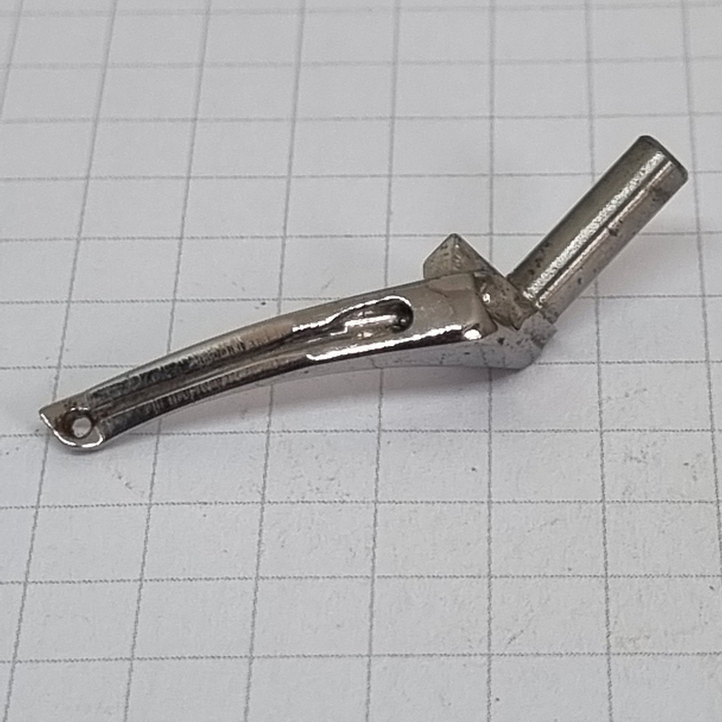 Industrial Parts Upper Looper for Singer 842U/832 & Brother MA4-B551