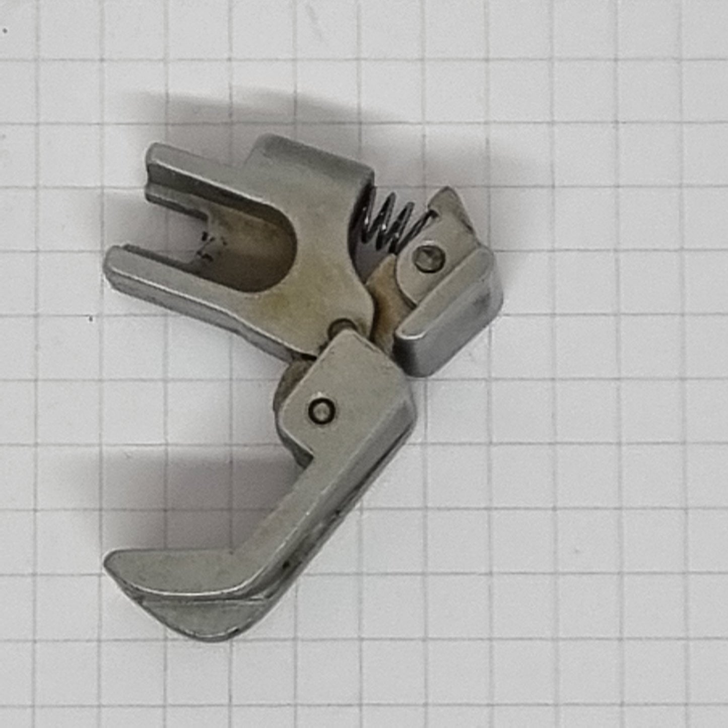 Presser Foot 1/4 139138-016 for Singer 236