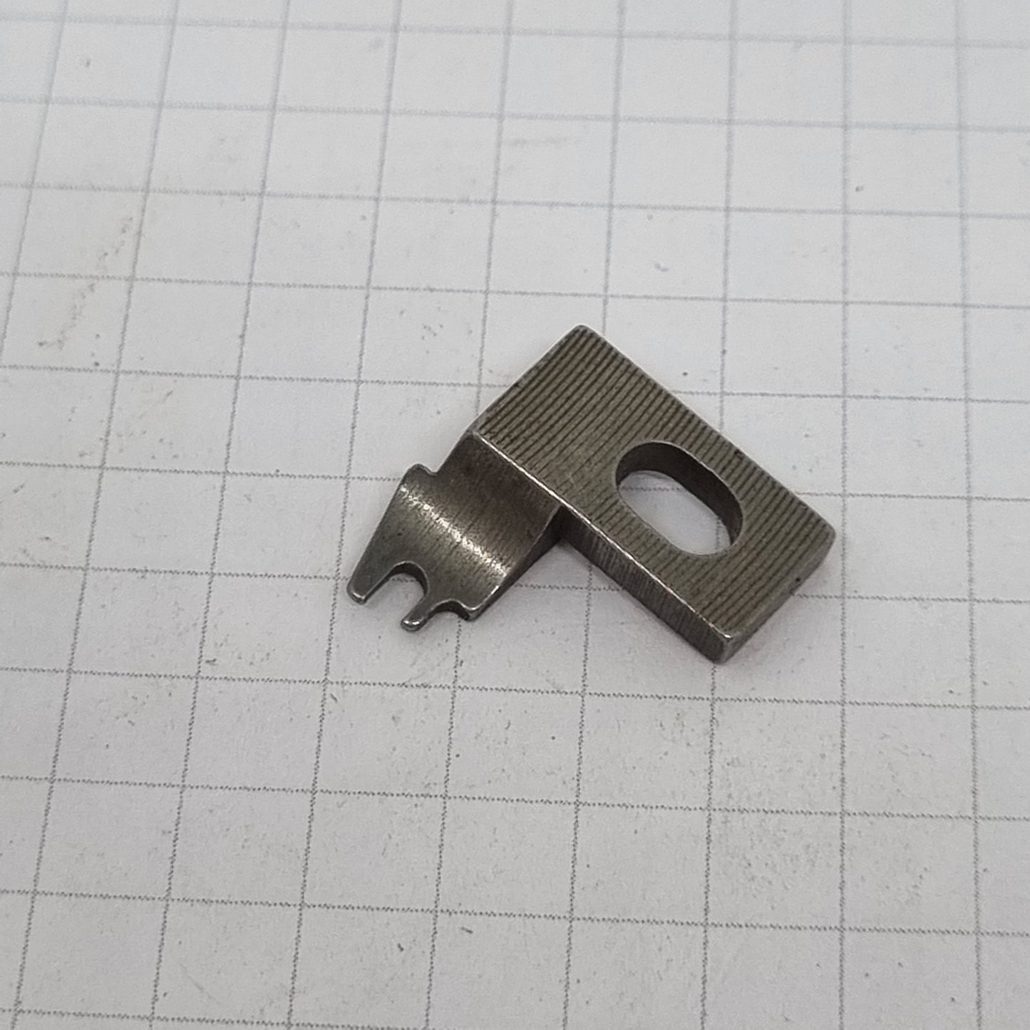 Industrial Parts Needle Guard Stitch Tongue for Singer 1831U,1832U,1842U