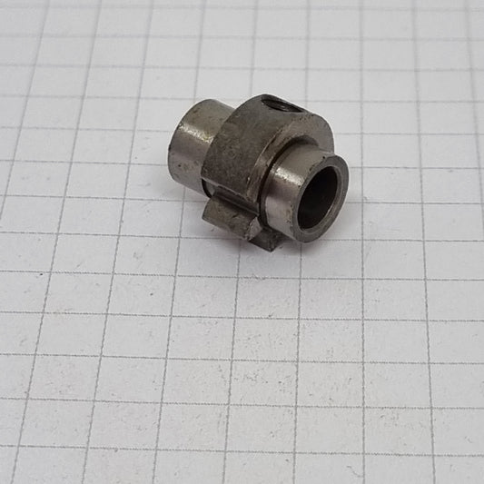 Shuttle Carrier Drive Pinion Part No. 412867 for Singer 29K-U
