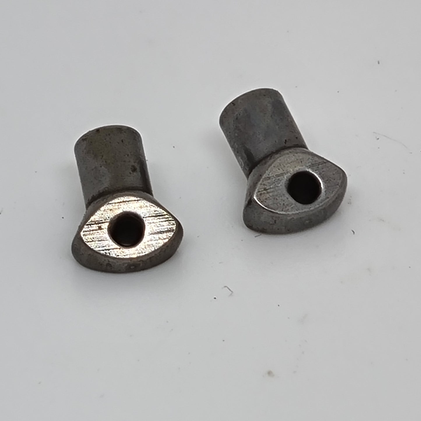 Shuttle Thread Pull Off Part No. 81951 for Singer 29K-U