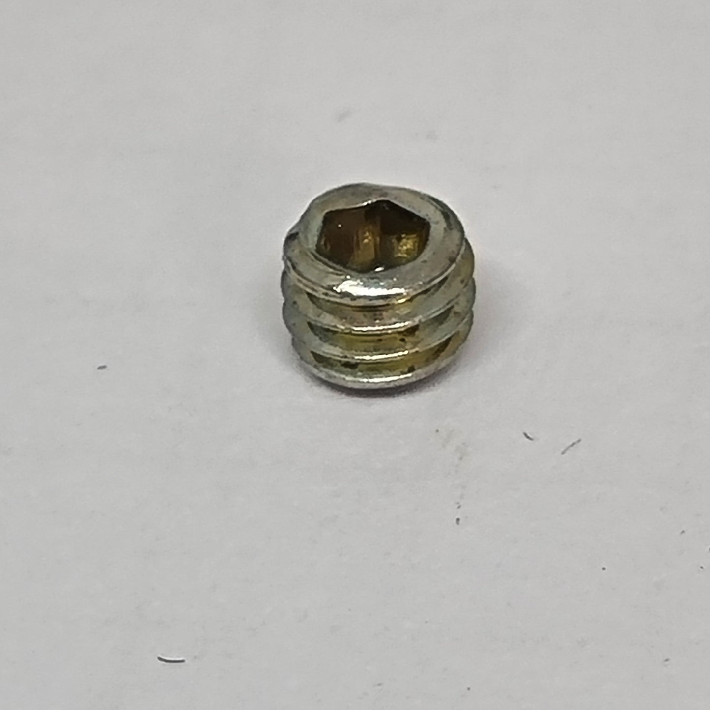 Set Screw 4x3.2 Part No. BRS23452-001 for Singer 842U/832 & Brother MA4-B551